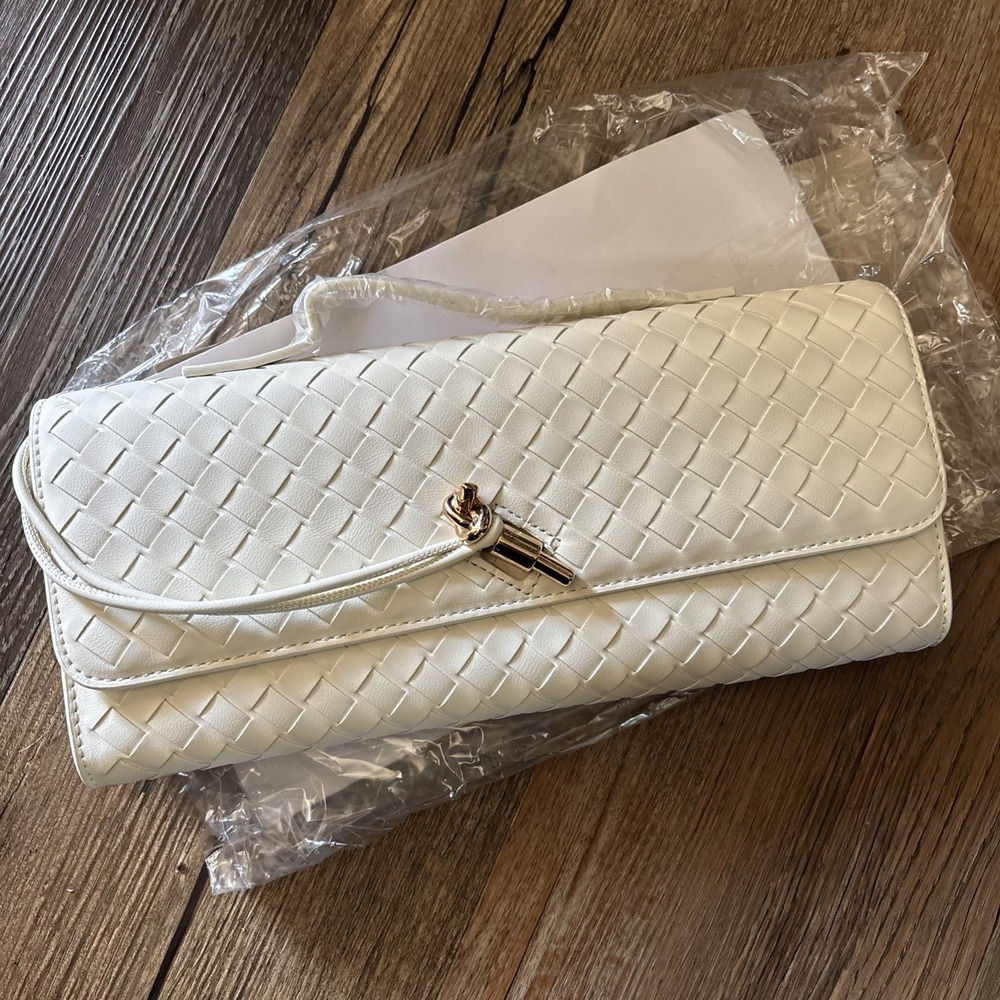 White Woven Vegan Leather Clutch Crossbody Bag Gold Hardware Intrecciato Style - Picture 4 of 5